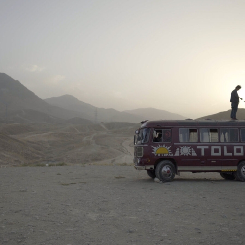 Kabul city in the wind di Aboozar Amini