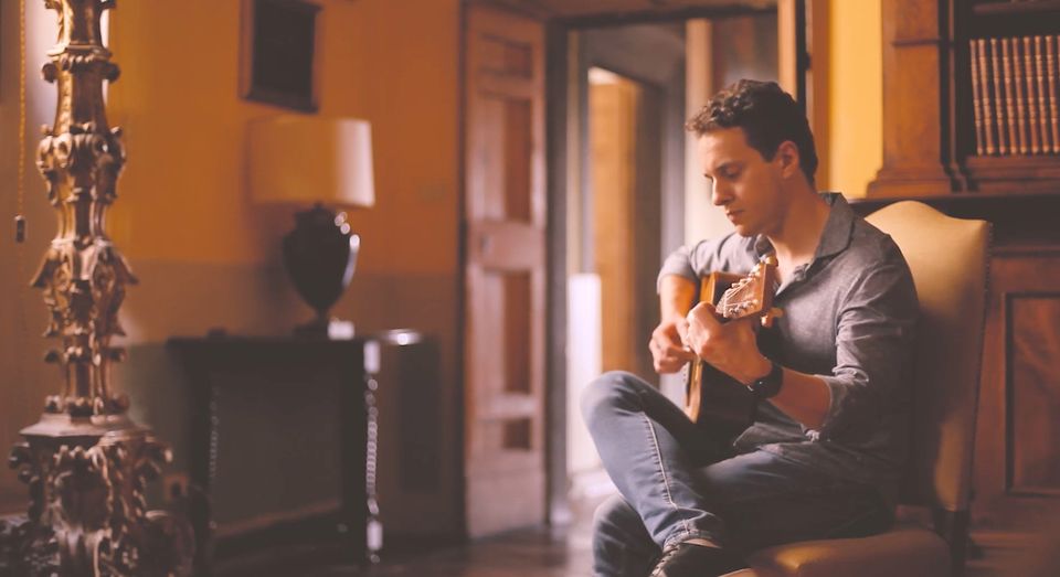 Yuri Yague (chitarra acustica) in concerto