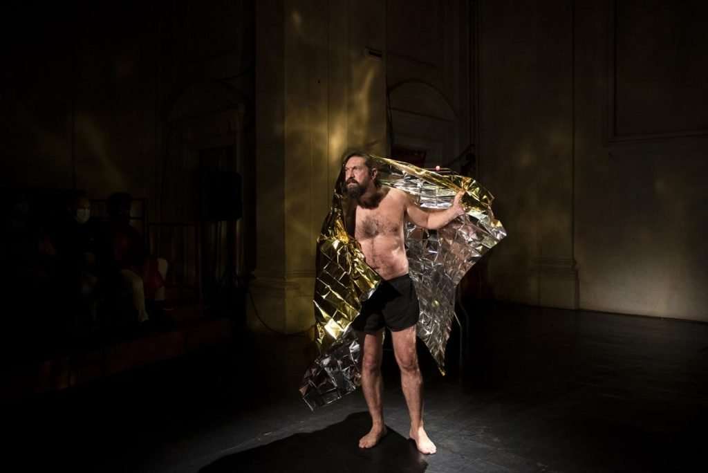 “Glove” spettacolo vincitore di Kilowatt Festival al Teatro Iris di Dronero