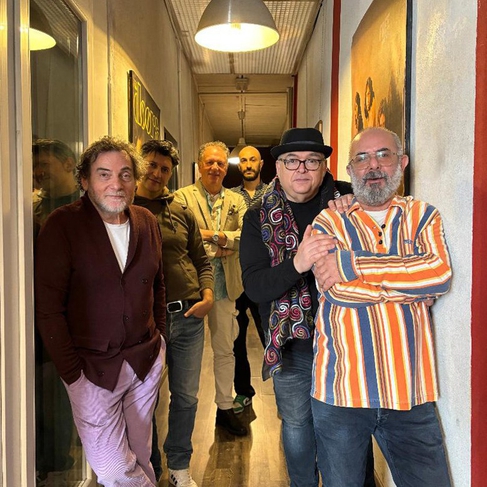 Freelance plays The Police Live | Cafè Neruda