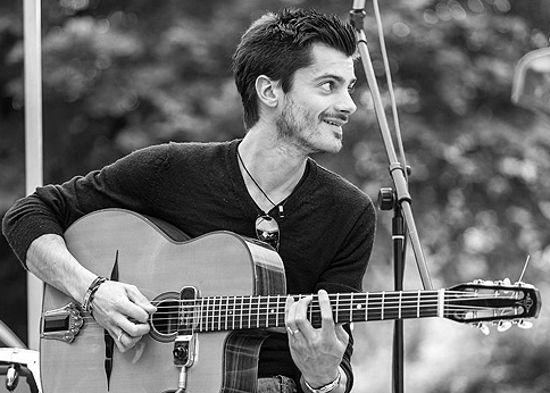 Adrien Marco, una chitarra gitana a Torino