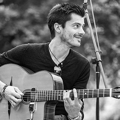 Adrien Marco, una chitarra gitana a Torino