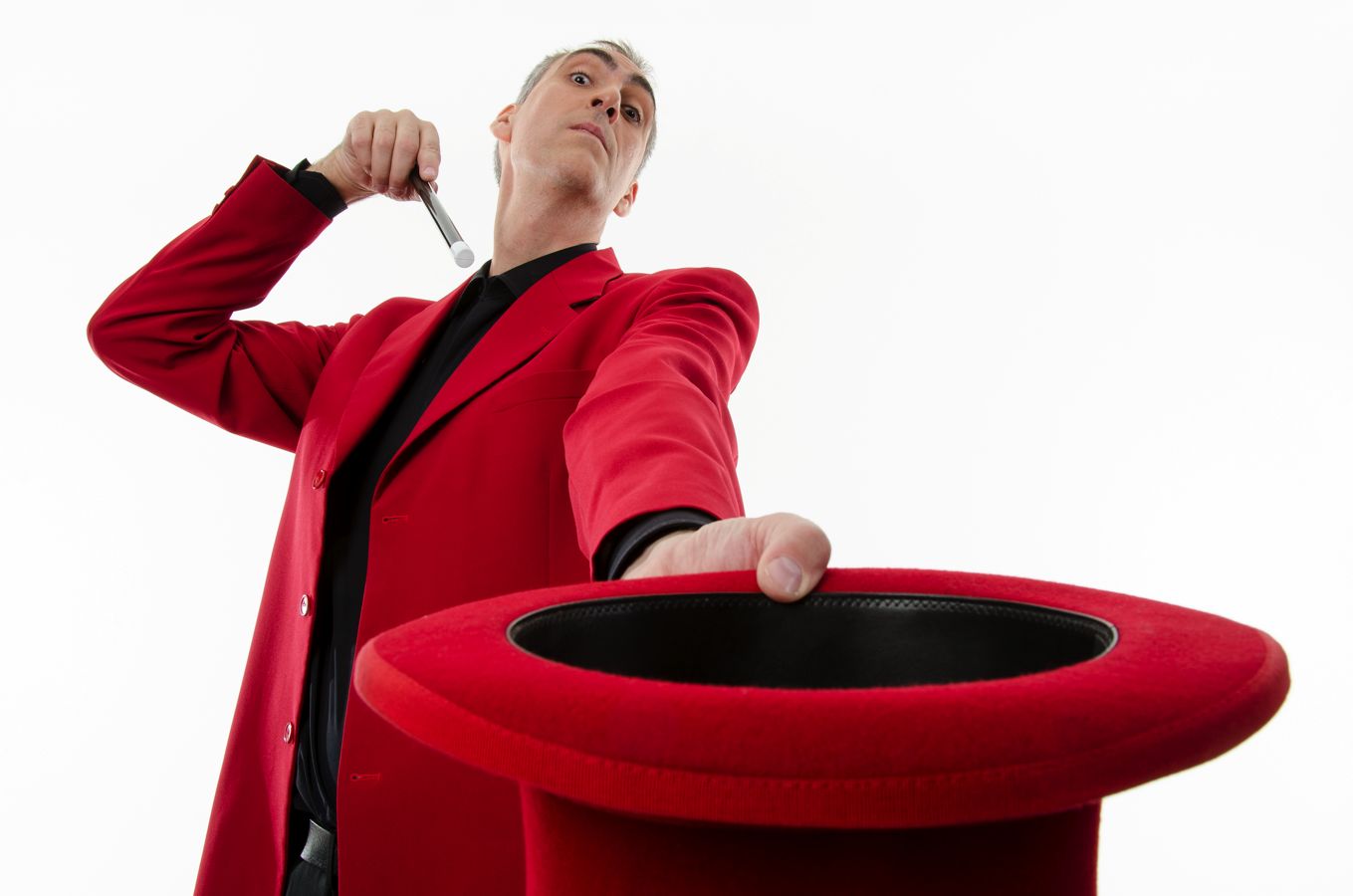 Crazy magic show con il mago più alto del mondo