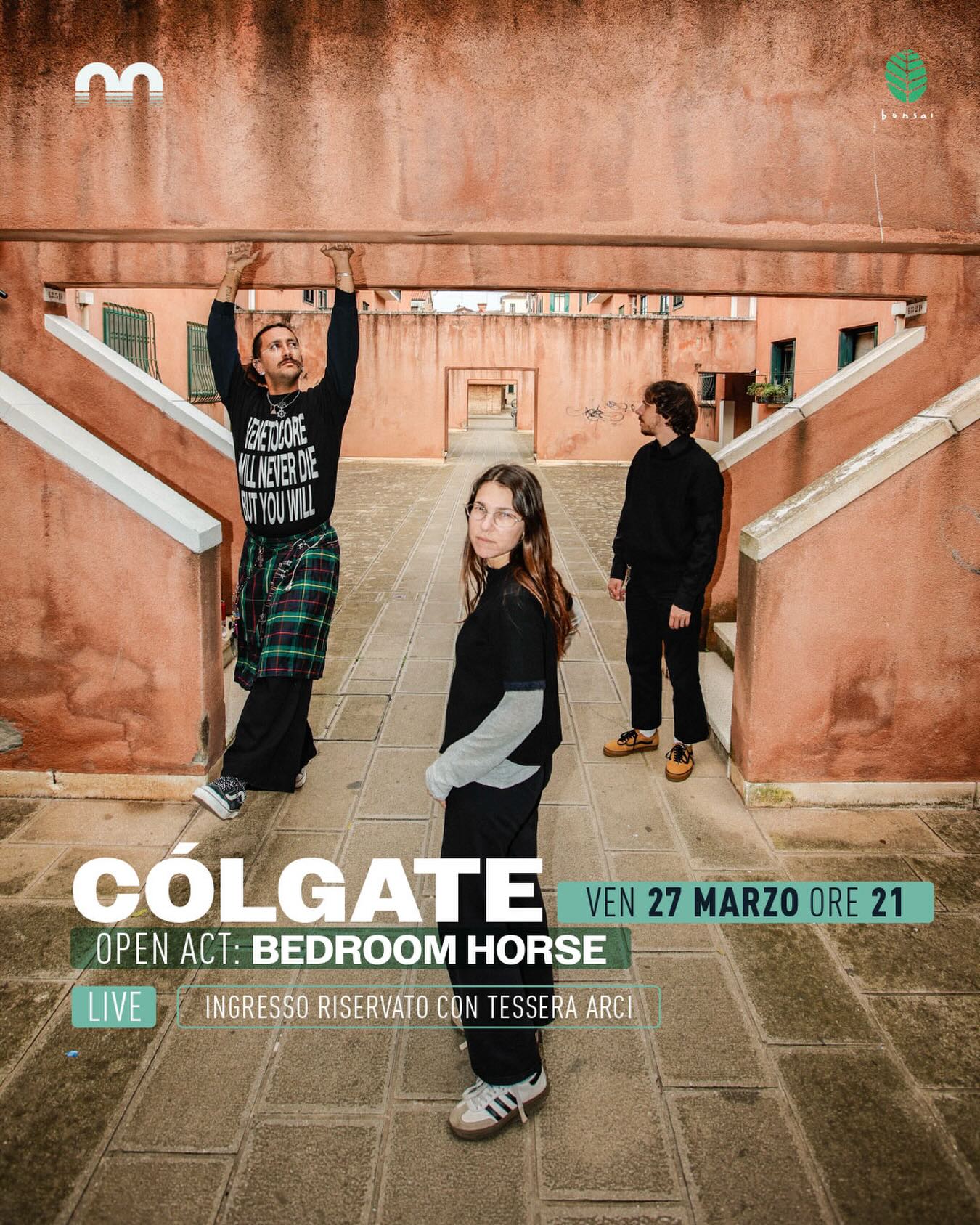 Cólgate + Bedroom Horse