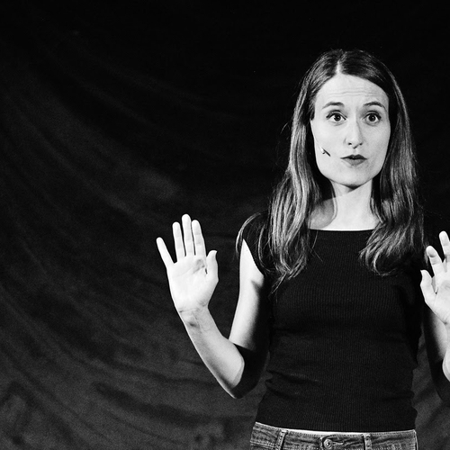 "Non tutto il male viene per nuocere,ma questo sì" di e con Giulia Pont